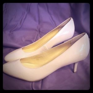 Liz Claiborne Nude Pump